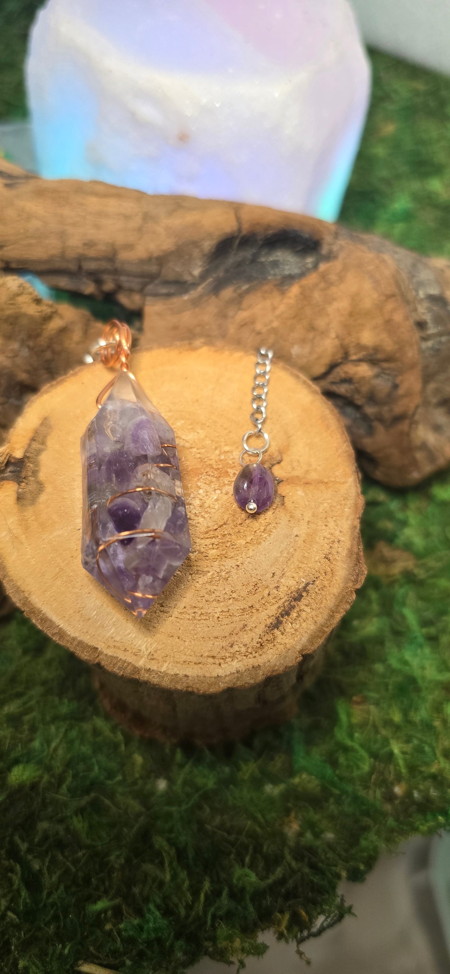 Il Faro dell'Intuizione: Pendolo in Ametista e Spirale Conduttrice