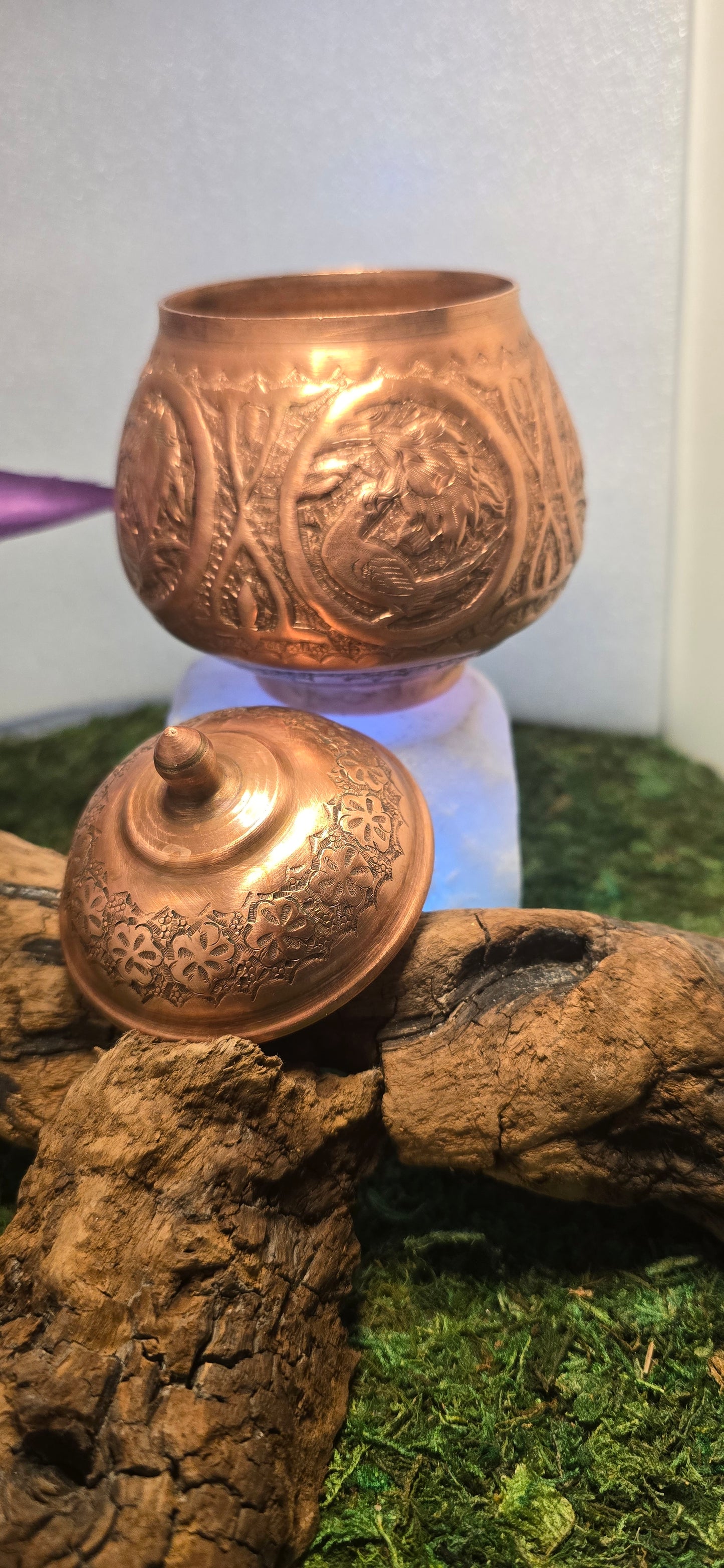 Il Custode di Rame: Alchimia e Sacralità per il Tuo Altare