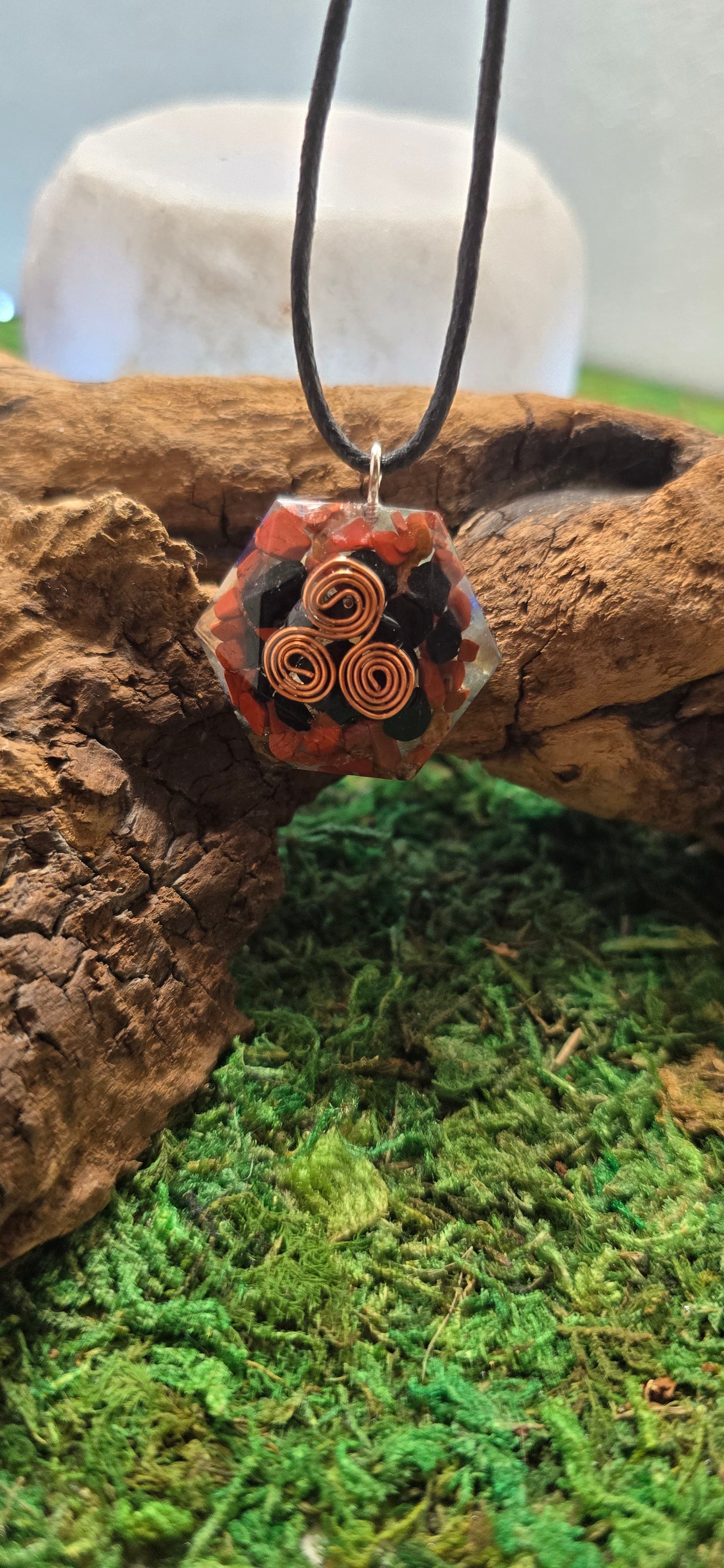 Orgonite con triskell e spirale Equilibrio Dinamico e Protezione Radicata