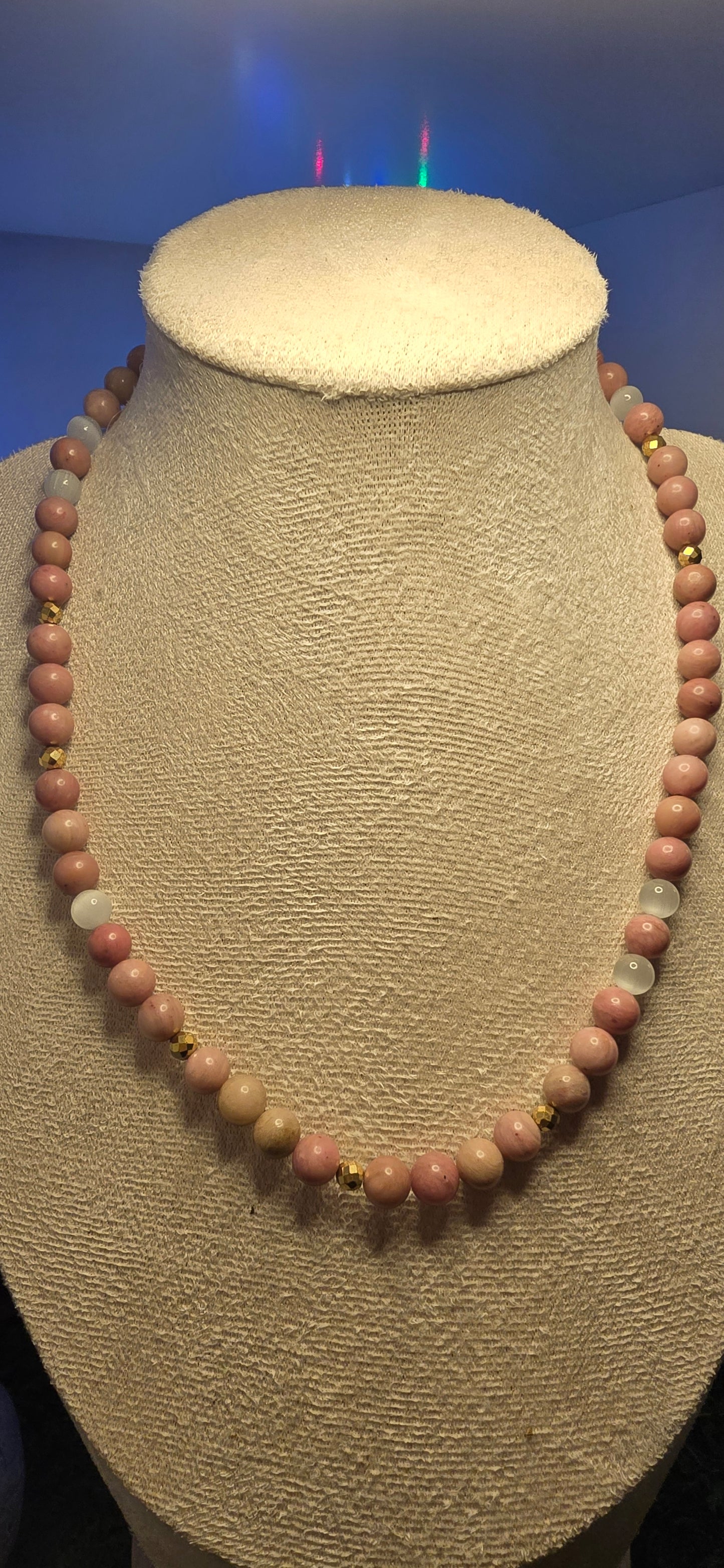 Il Risveglio del Cuore: Collana in Rodonite