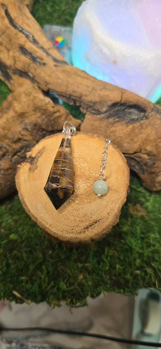 Il Guardiano Solare: Pendolo in Occhio di Tigre e Spirale di Rame