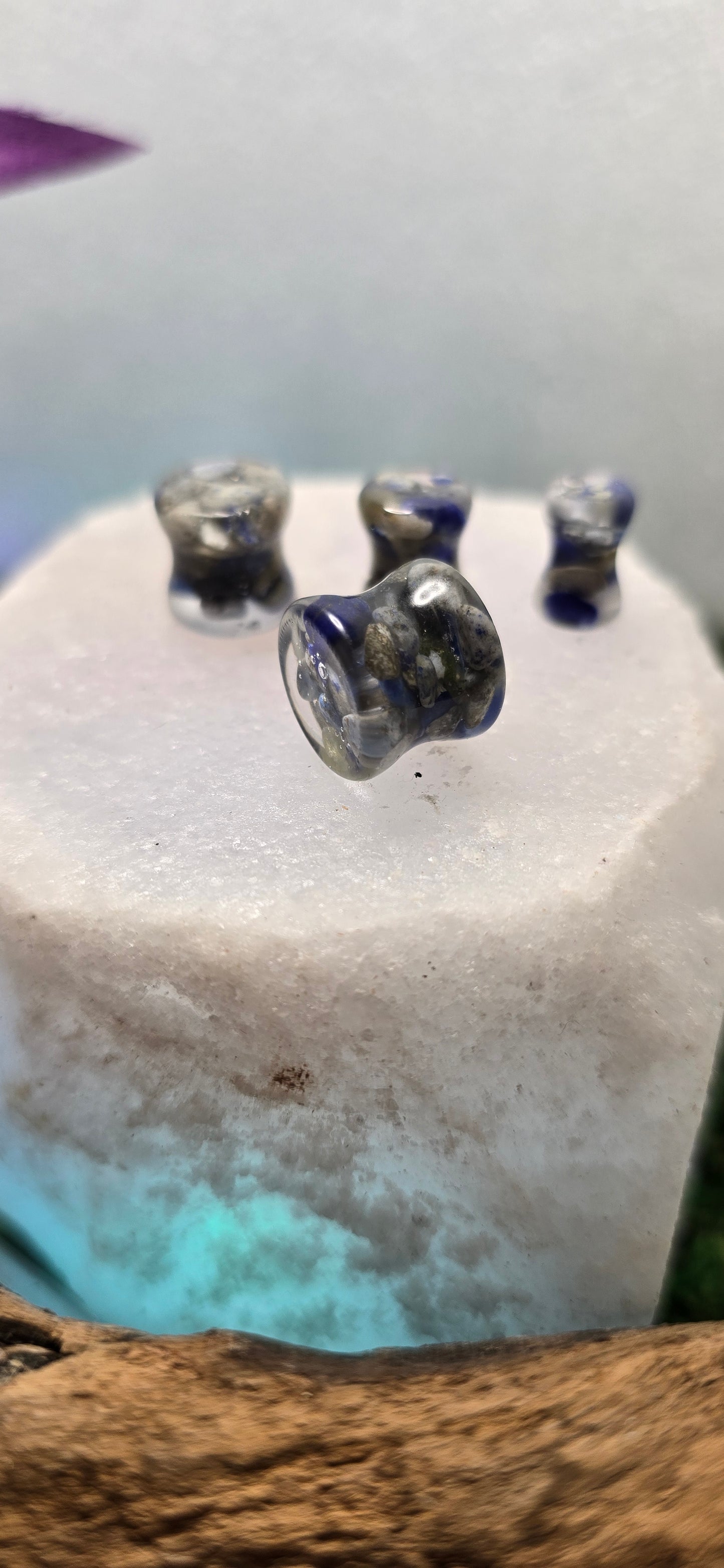 Il Set del Risveglio: Dilatatori in Lapis Lazzuli e Resina Cristallina