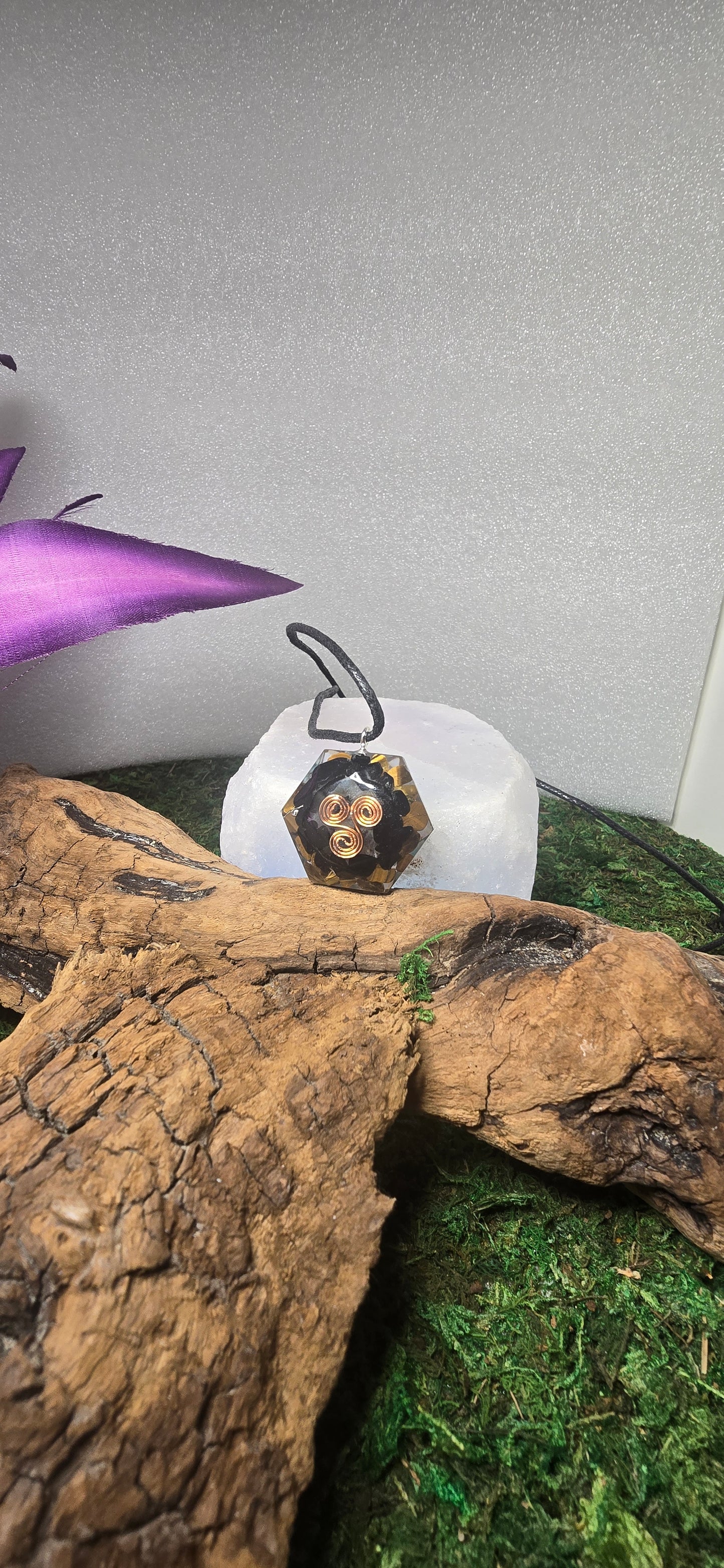 Orgonite e triskell Collana del Guerriero